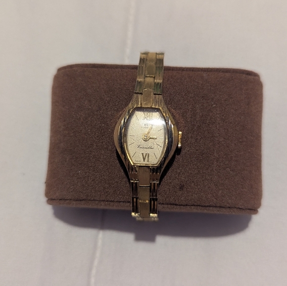 Oris Gold Timepiece with Ivory Dial - Picture 3 of 8